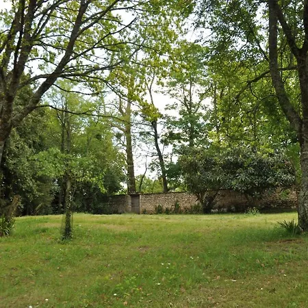 Alojamento de Acomodação e Pequeno-almoço Le Logis Du Plessis 3*