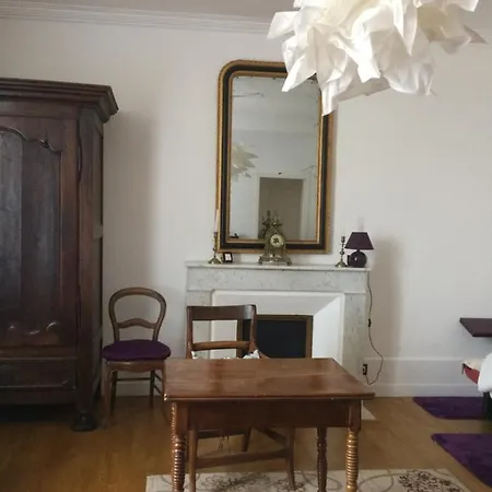 Le Logis Du Plessis Alojamento de Acomodação e Pequeno-almoço 3*