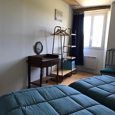 Le Logis Du Plessis Bed & Breakfast