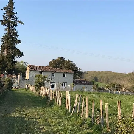 Alojamento de Acomodação e Pequeno-almoço Le Logis Du Plessis