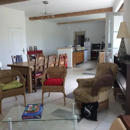 Le Logis Du Plessis B&B